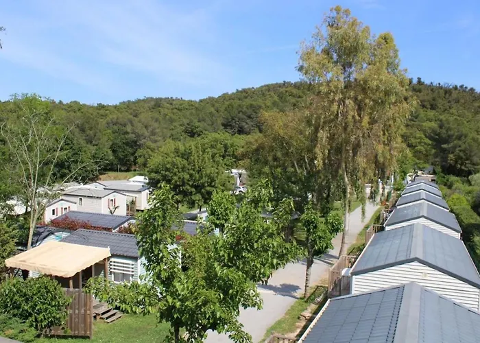 Camping Mobil A - 2 - Api-1-52-732 Bormes-les-Mimosas